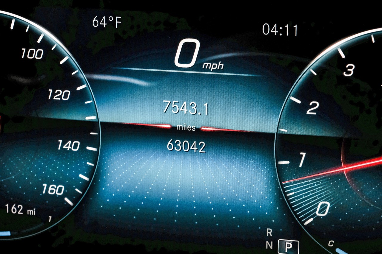 Mercedes-Benz GLB Vehicle Main Gallery Image 21