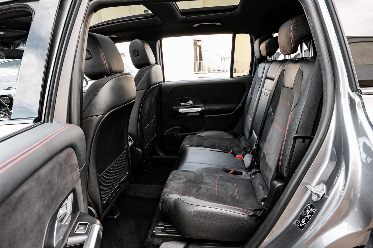 Mercedes-Benz GLB Vehicle Main Gallery Image 41