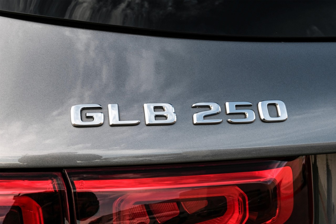 Mercedes-Benz GLB Vehicle Main Gallery Image 54