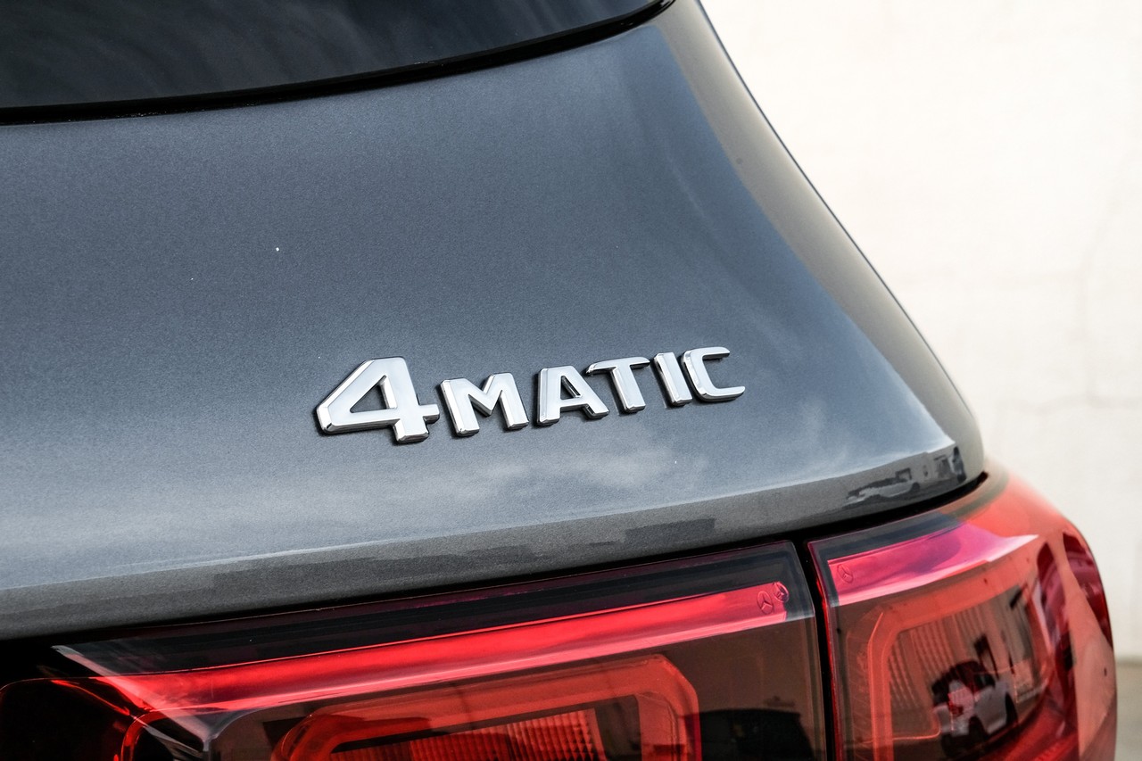 Mercedes-Benz GLB Vehicle Main Gallery Image 55