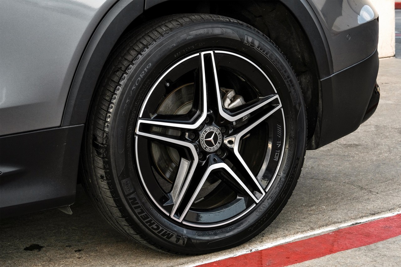 Mercedes-Benz GLB Vehicle Main Gallery Image 62