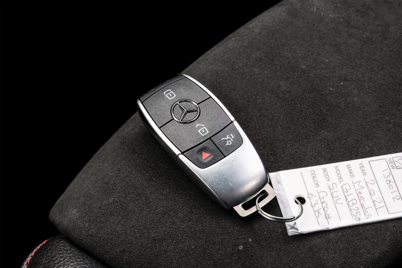 Mercedes-Benz GLB Vehicle Main Gallery Image 63