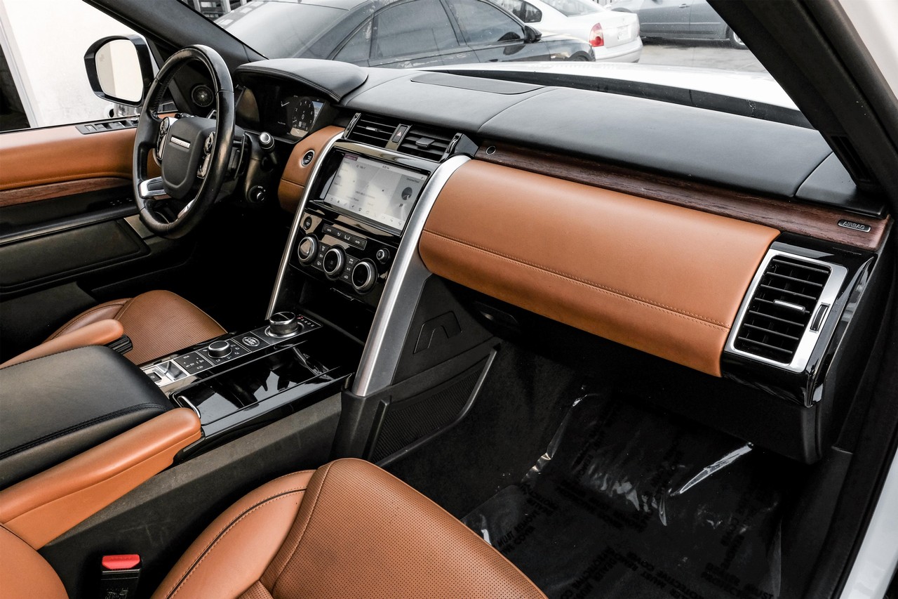 Land Rover Discovery Vehicle Main Gallery Image 13