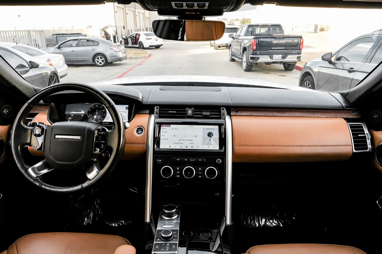 Land Rover Discovery Vehicle Main Gallery Image 15