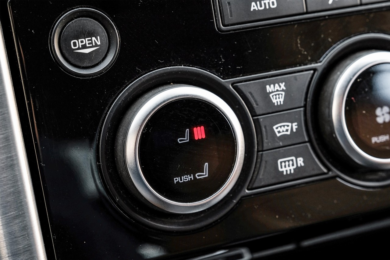 Land Rover Discovery Vehicle Main Gallery Image 26