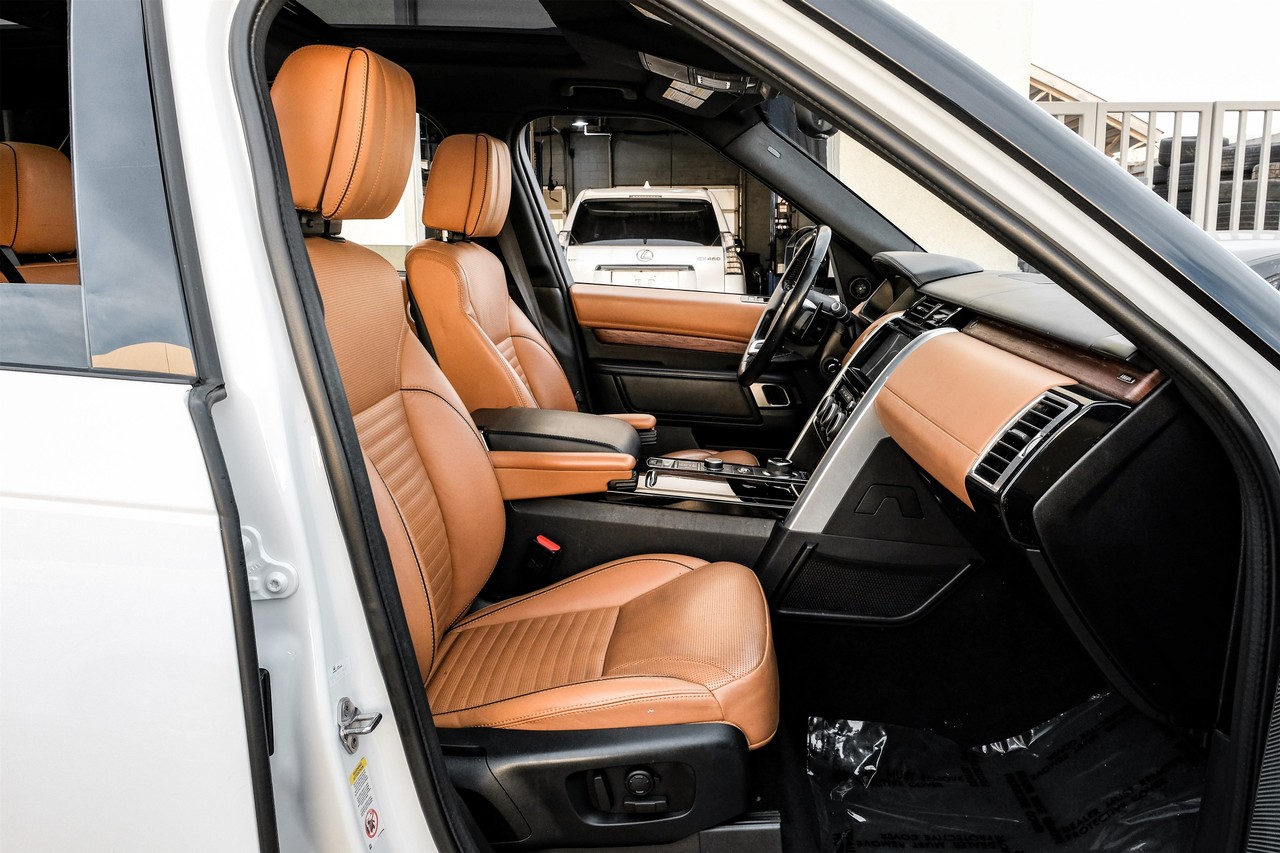 Land Rover Discovery Vehicle Main Gallery Image 33