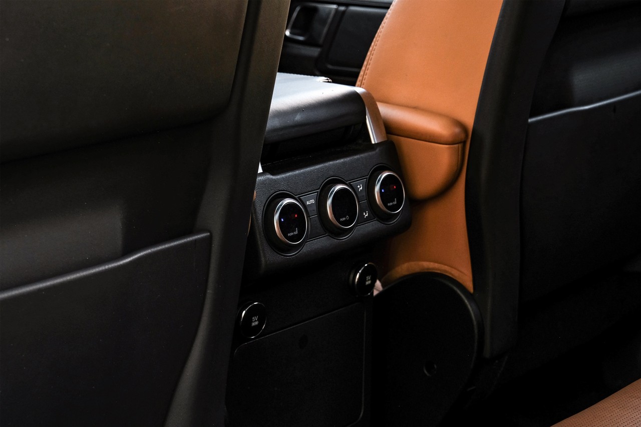 Land Rover Discovery Vehicle Main Gallery Image 38