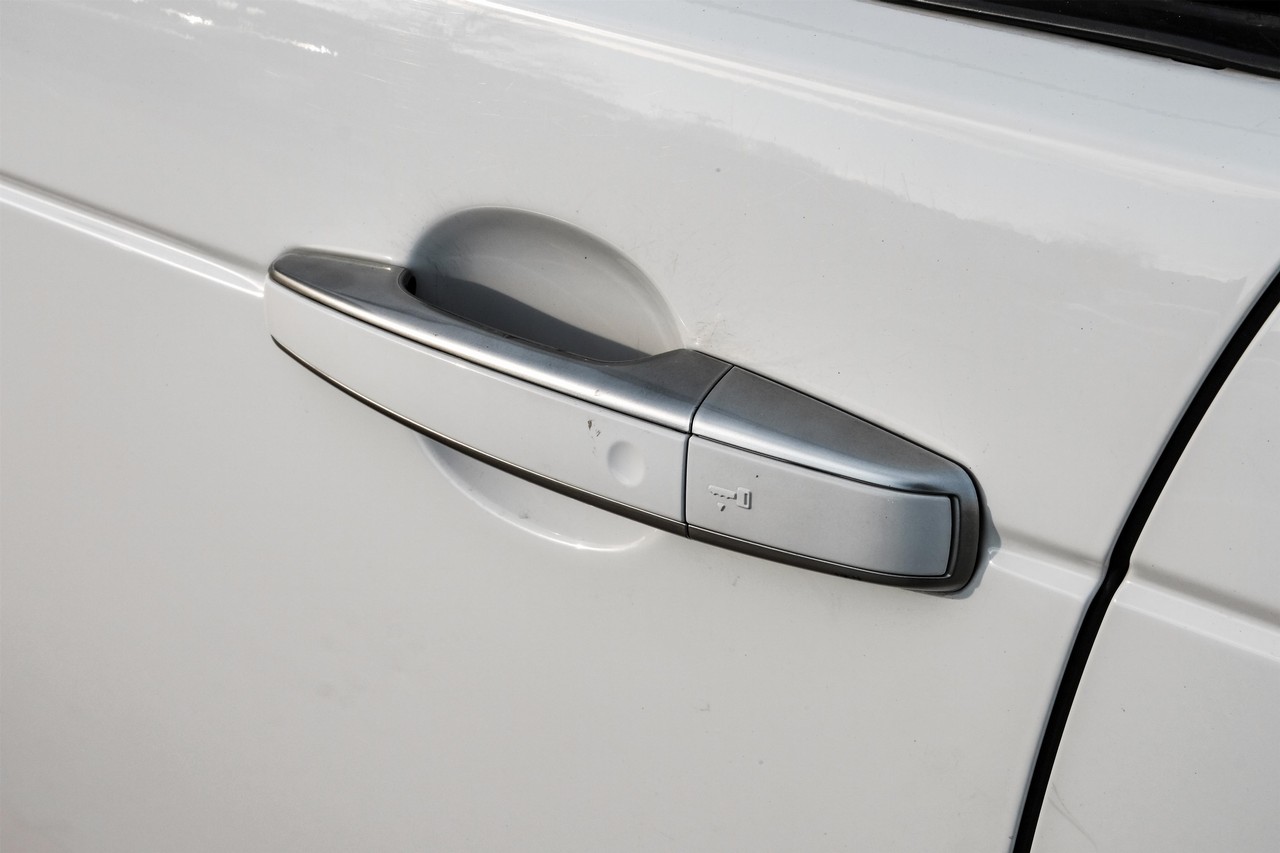 Land Rover Discovery Vehicle Main Gallery Image 41