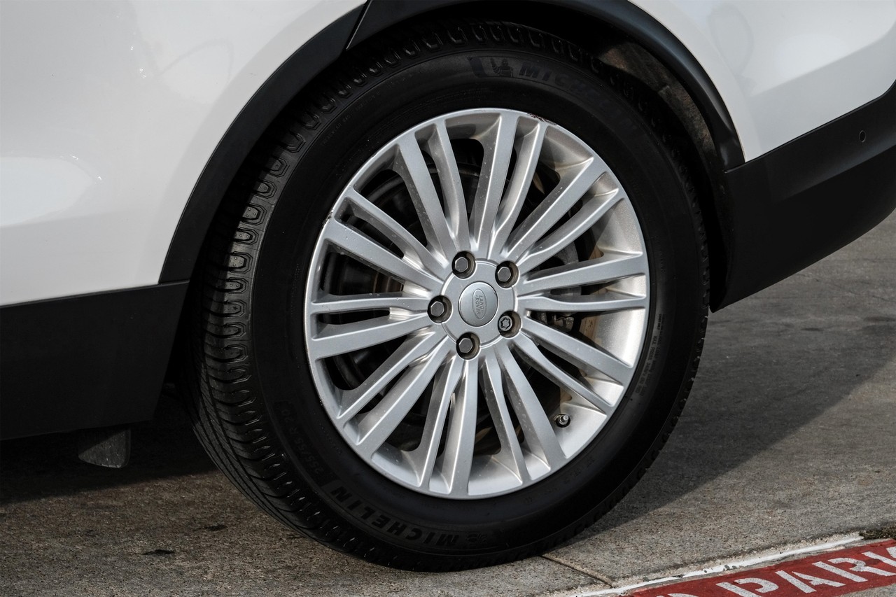 Land Rover Discovery Vehicle Main Gallery Image 60