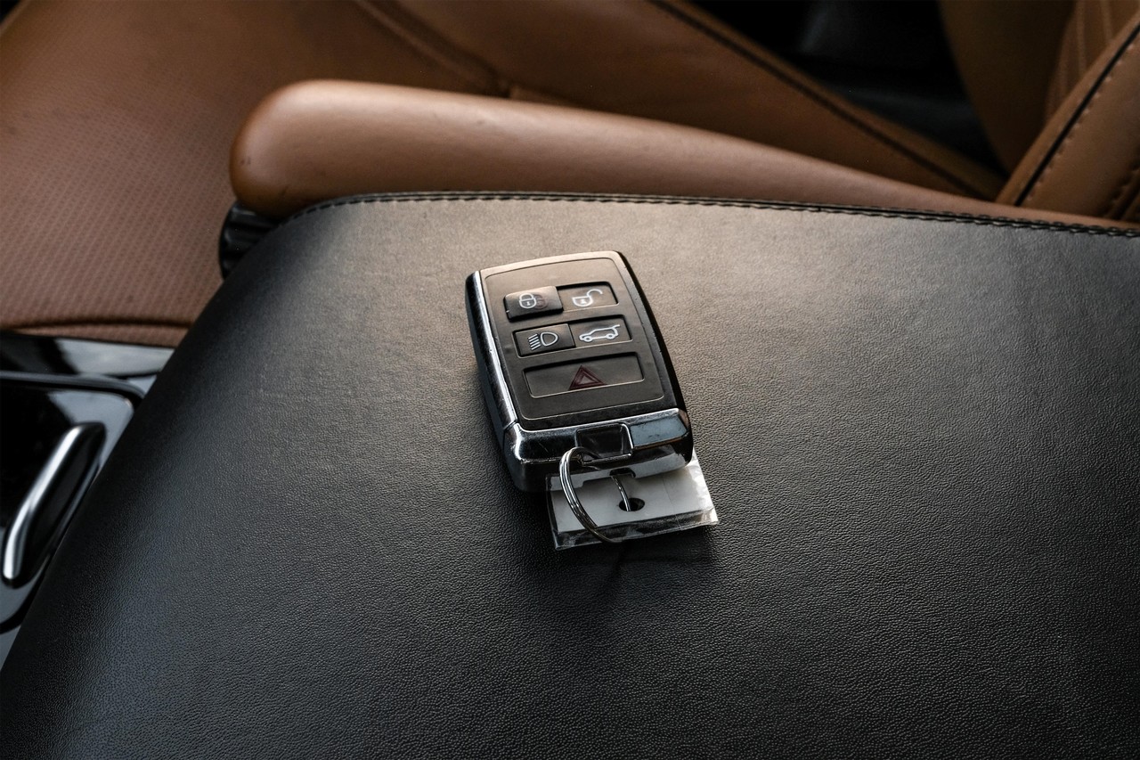 Land Rover Discovery Vehicle Main Gallery Image 61