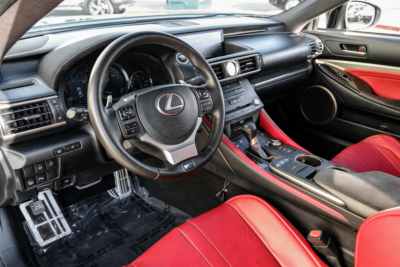 Lexus RC F Vehicle Main Gallery Image 03