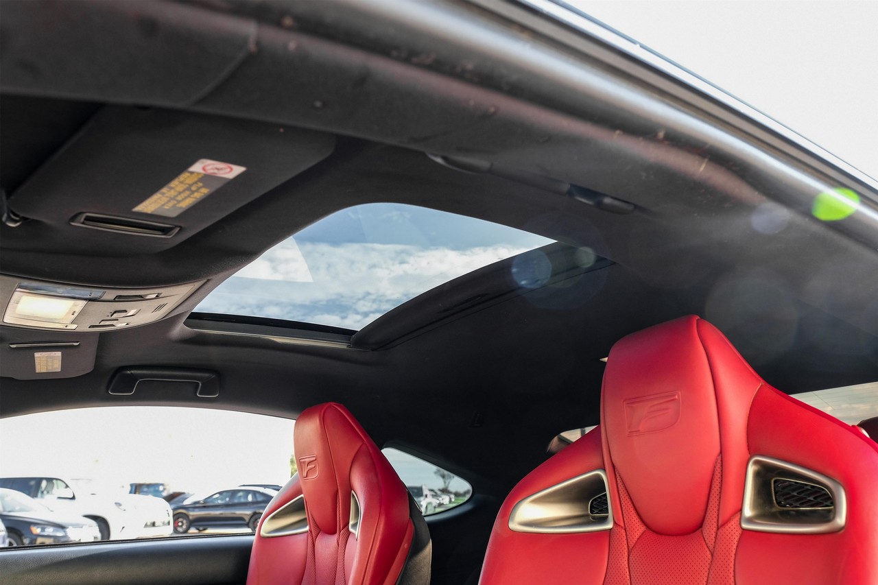 Lexus RC F Vehicle Main Gallery Image 05