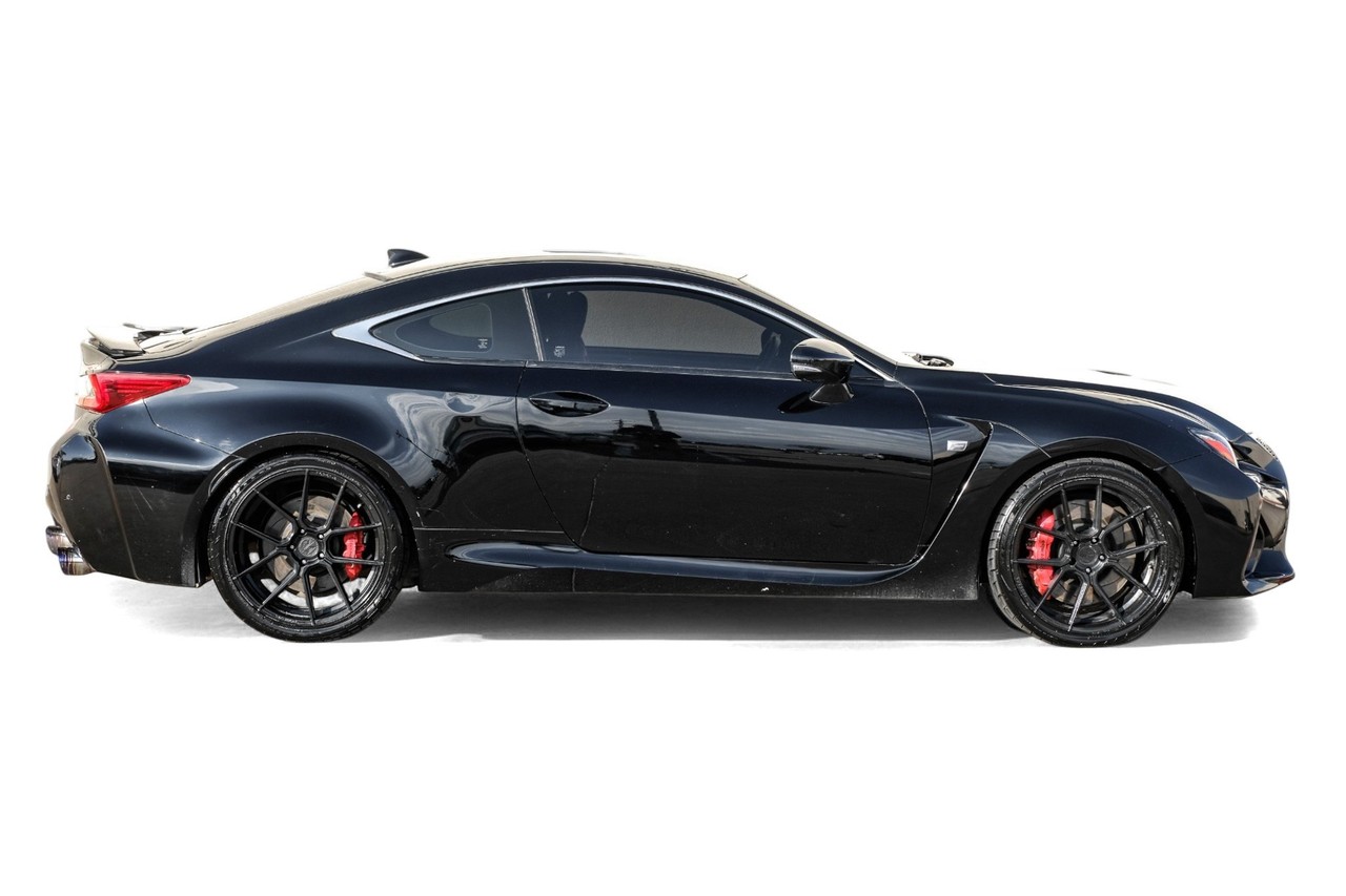 Lexus RC F Vehicle Main Gallery Image 08