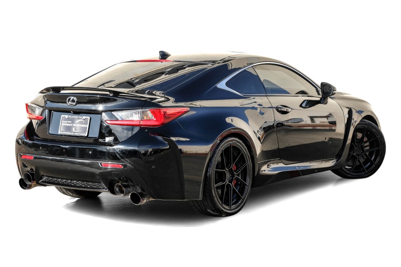 Lexus RC F Vehicle Main Gallery Image 09