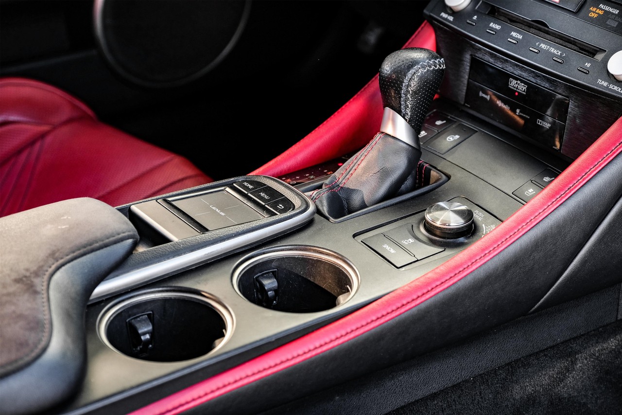 Lexus RC F Vehicle Main Gallery Image 21