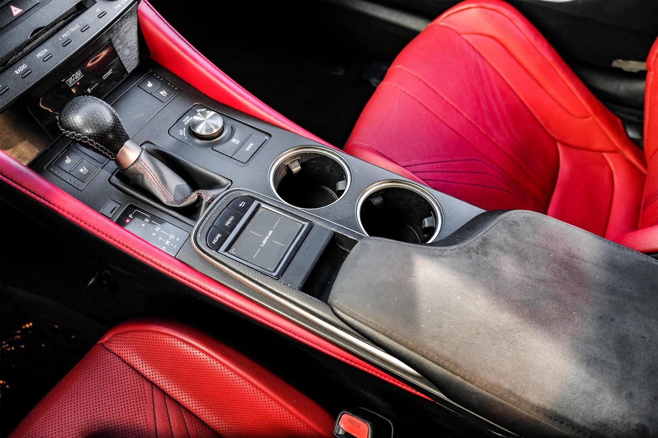 Lexus RC F Vehicle Main Gallery Image 22