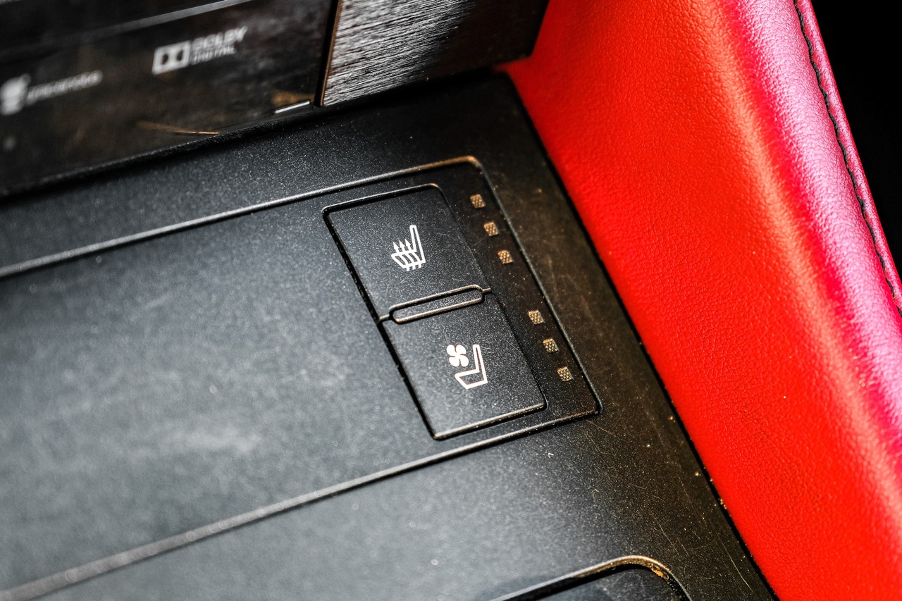 Lexus RC F Vehicle Main Gallery Image 24