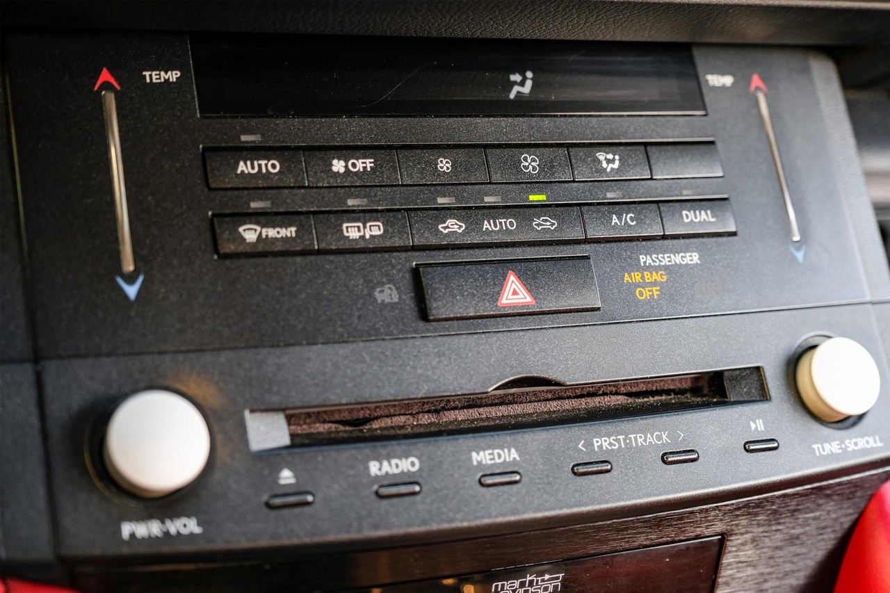 Lexus RC F Vehicle Main Gallery Image 26