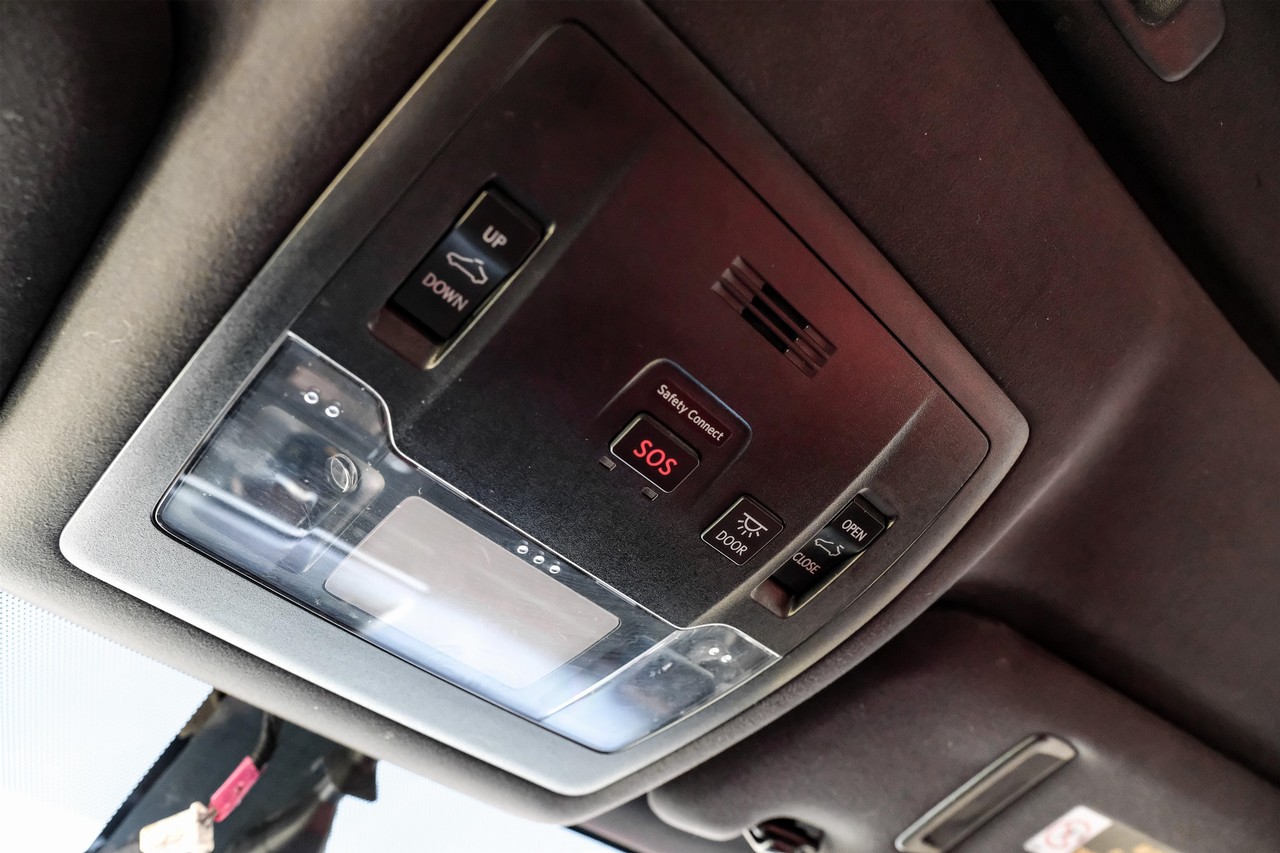 Lexus RC F Vehicle Main Gallery Image 28