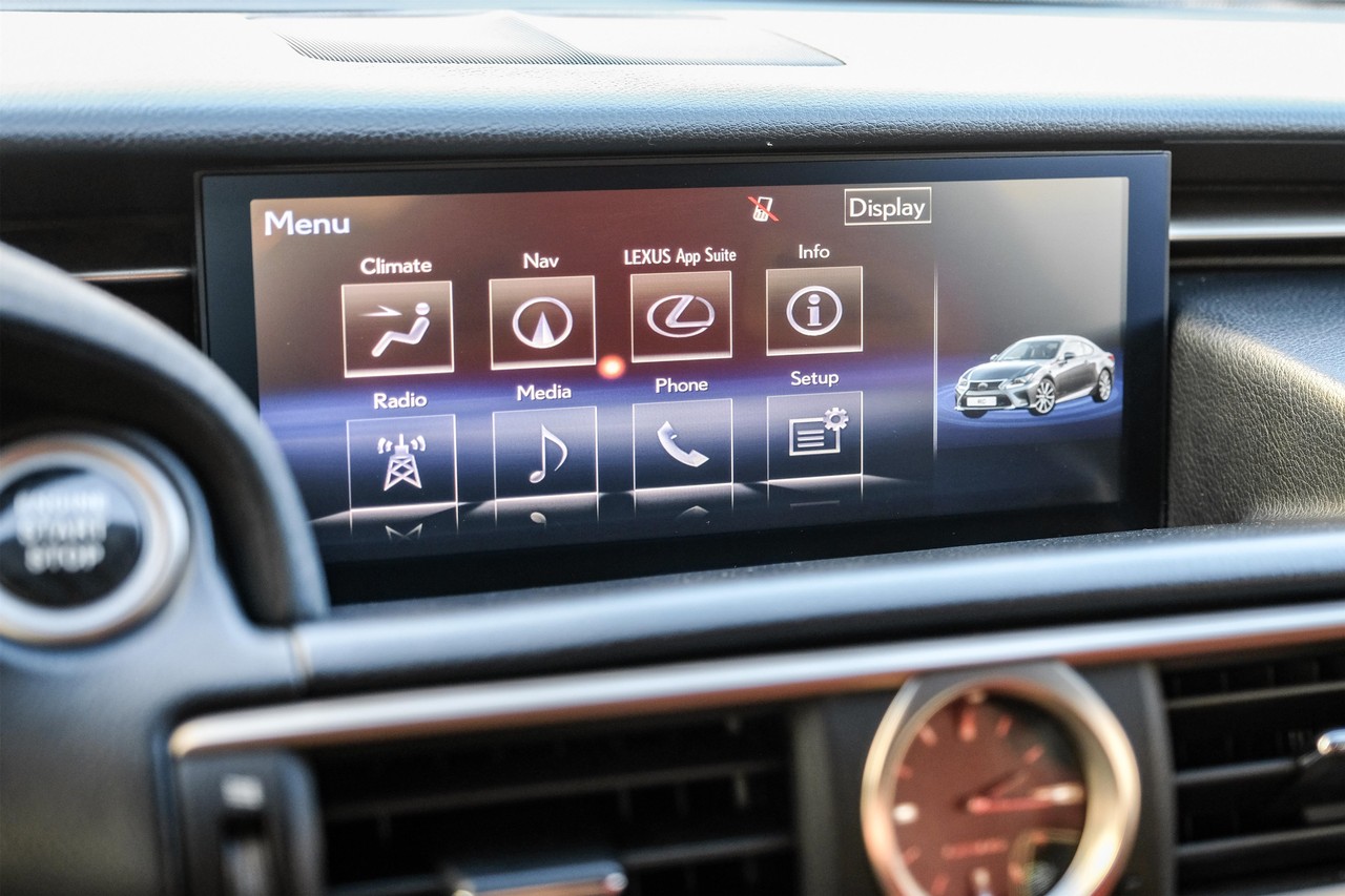 Lexus RC F Vehicle Main Gallery Image 31