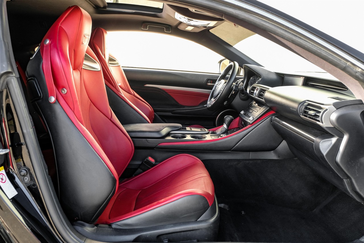 Lexus RC F Vehicle Main Gallery Image 35