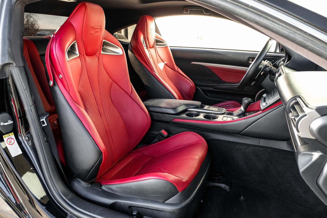 Lexus RC F Vehicle Main Gallery Image 36