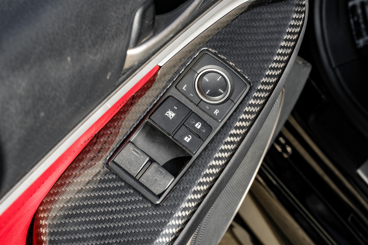 Lexus RC F Vehicle Main Gallery Image 40