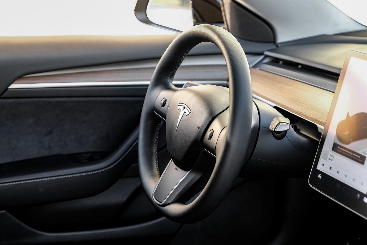 Tesla Model 3 Vehicle Main Gallery Image 14