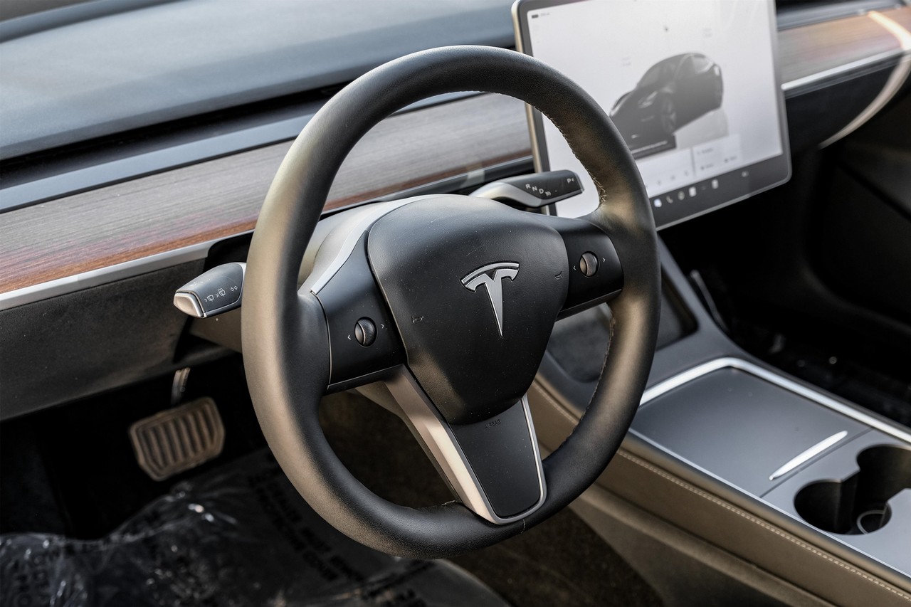 Tesla Model 3 Vehicle Main Gallery Image 16