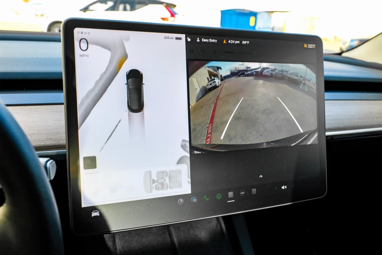 Tesla Model 3 Vehicle Main Gallery Image 21