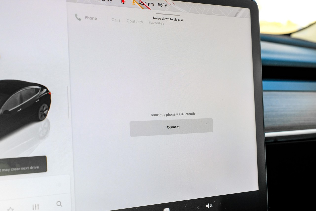 Tesla Model 3 Vehicle Main Gallery Image 31