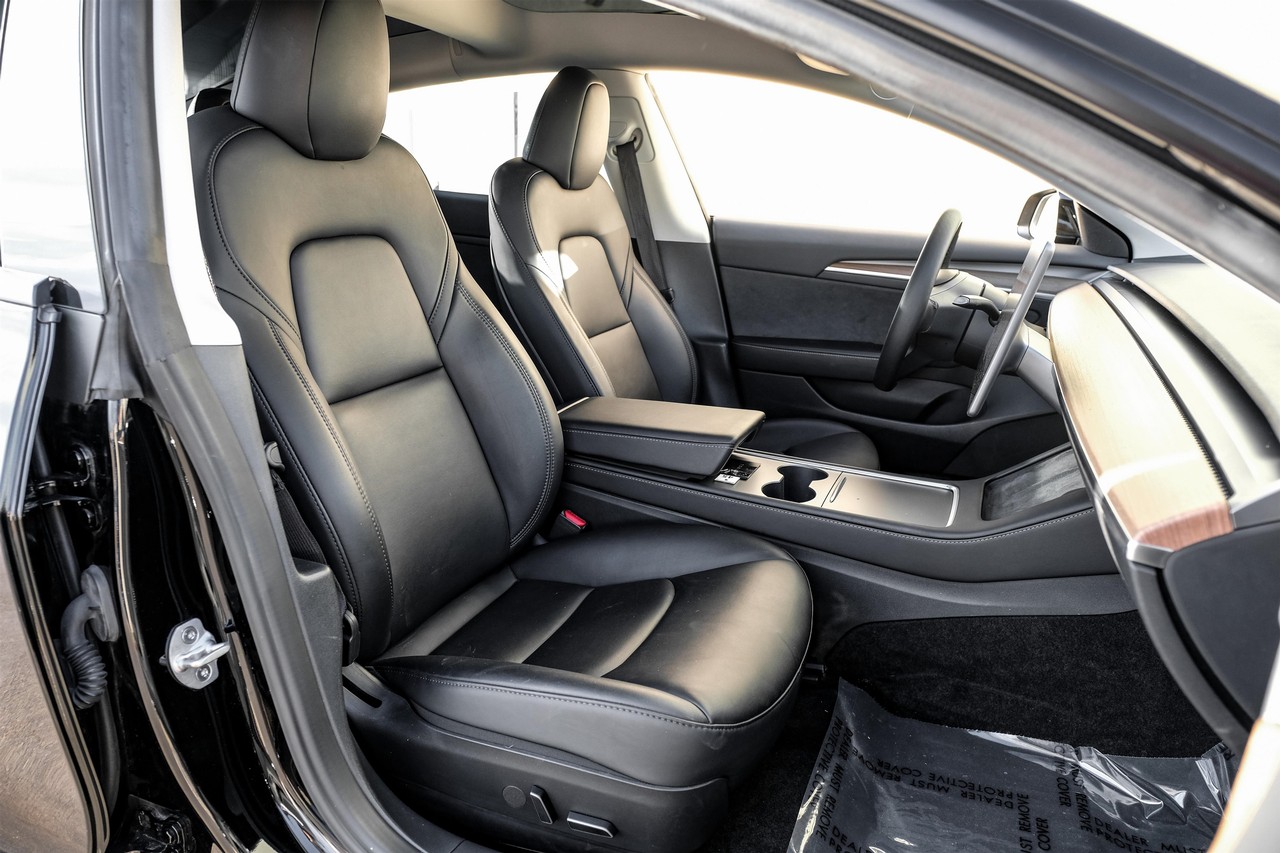 Tesla Model 3 Vehicle Main Gallery Image 34