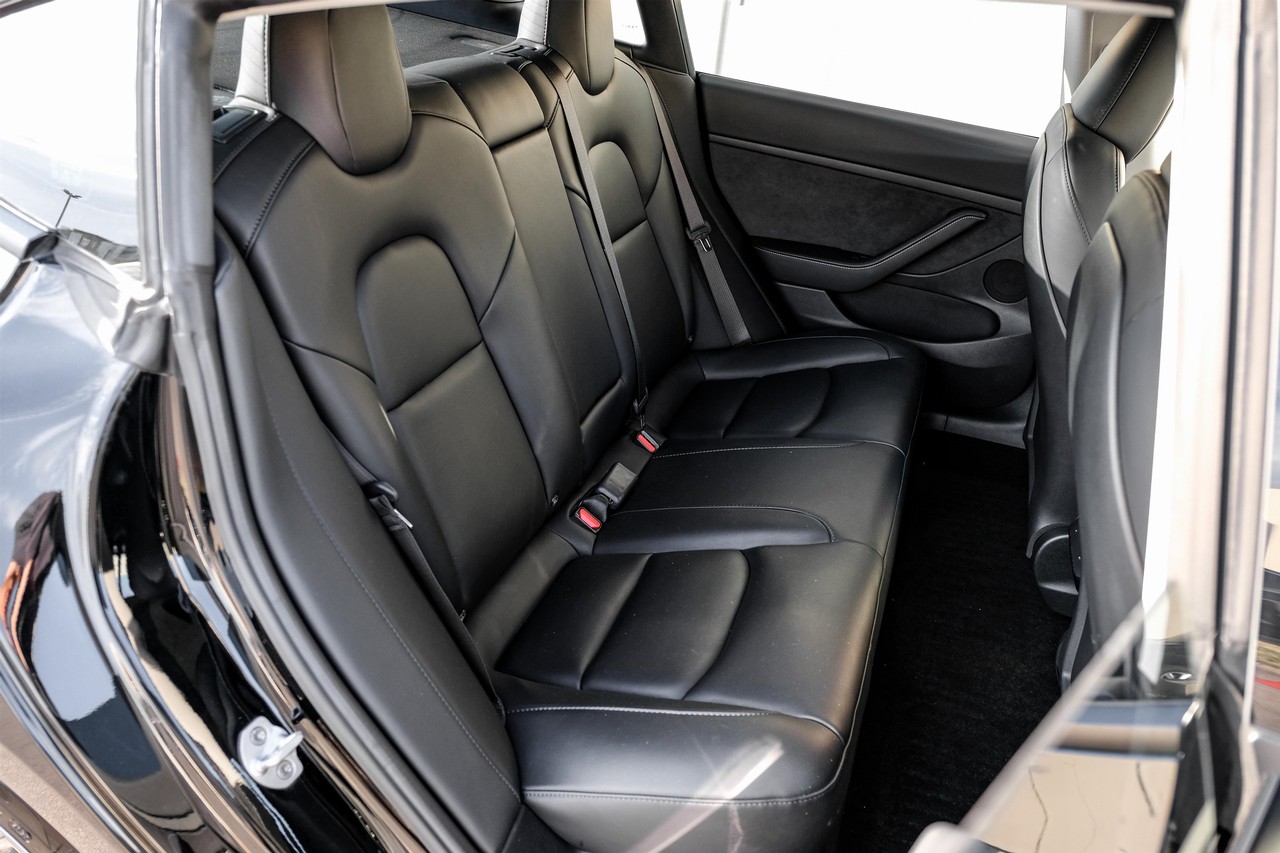 Tesla Model 3 Vehicle Main Gallery Image 35