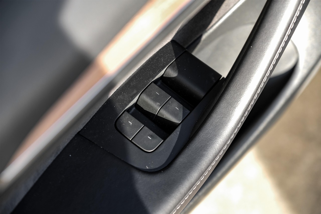 Tesla Model 3 Vehicle Main Gallery Image 42