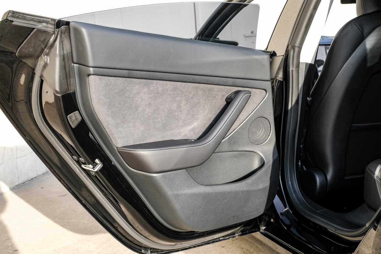 Tesla Model 3 Vehicle Main Gallery Image 44