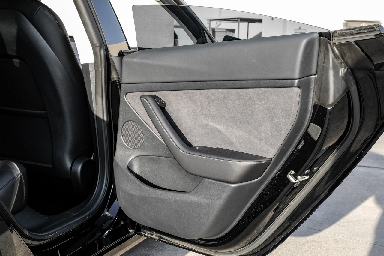 Tesla Model 3 Vehicle Main Gallery Image 45