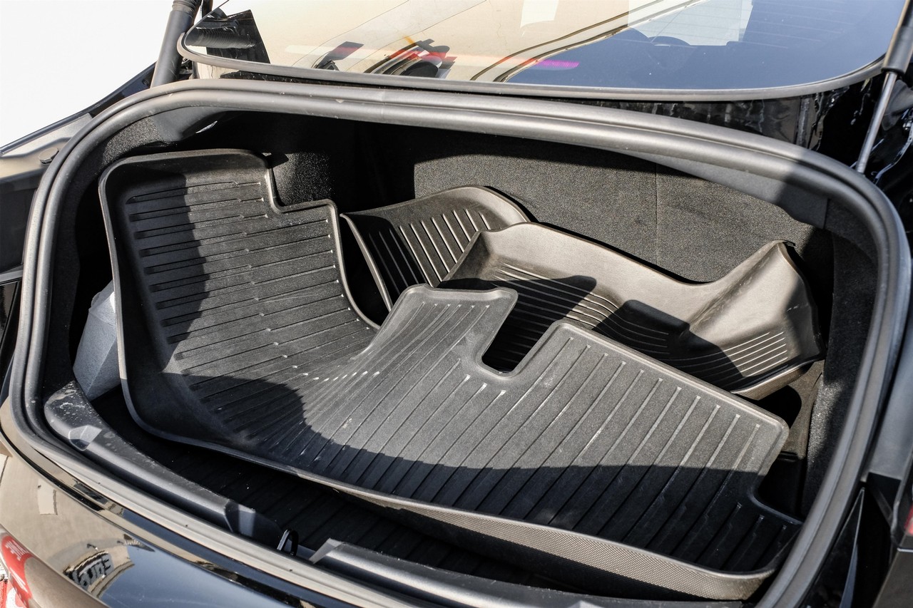 Tesla Model 3 Vehicle Main Gallery Image 51