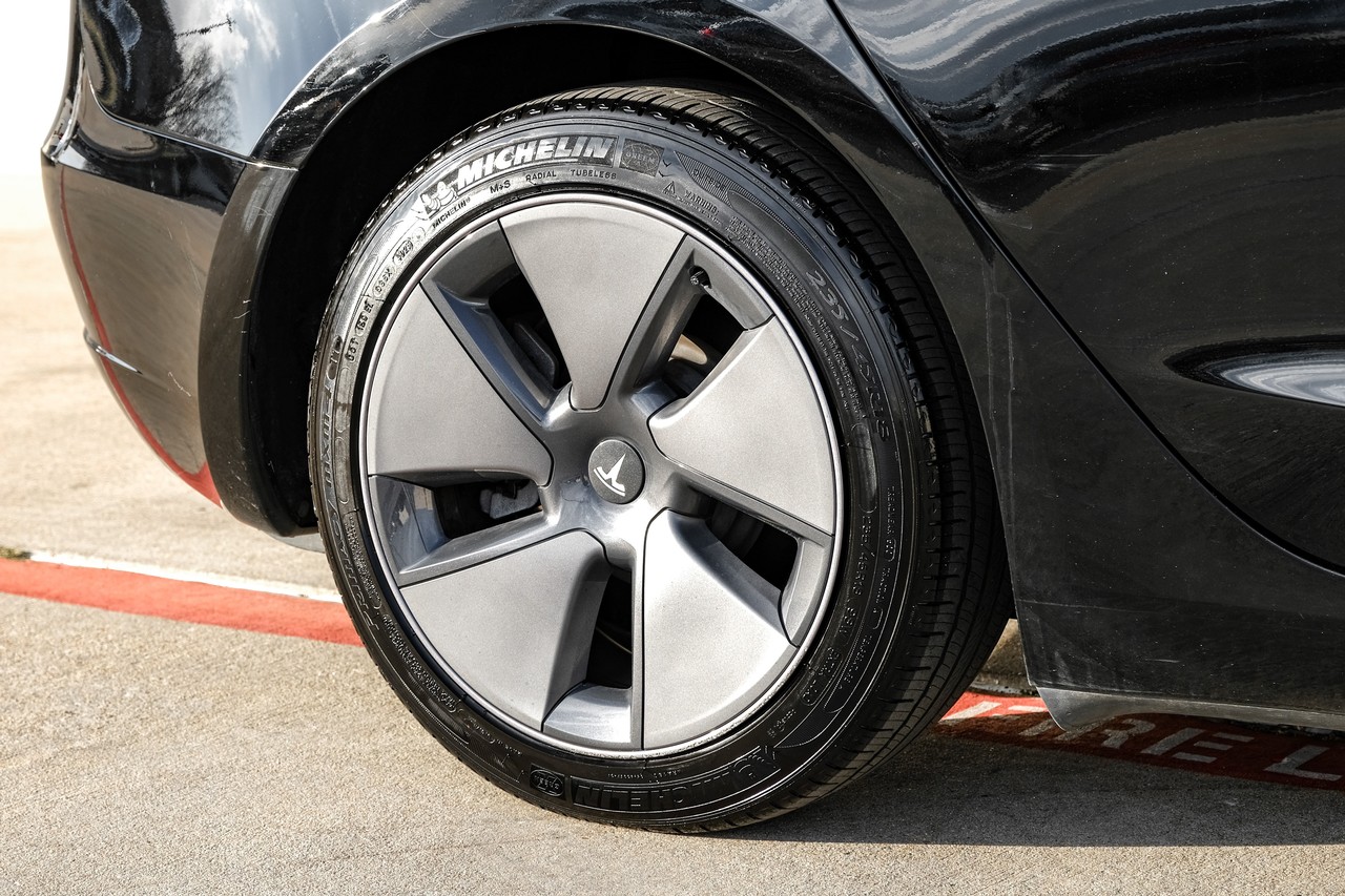 Tesla Model 3 Vehicle Main Gallery Image 53