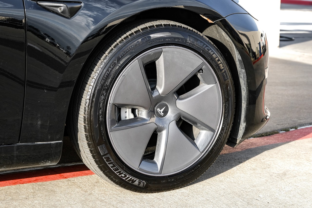 Tesla Model 3 Vehicle Main Gallery Image 54