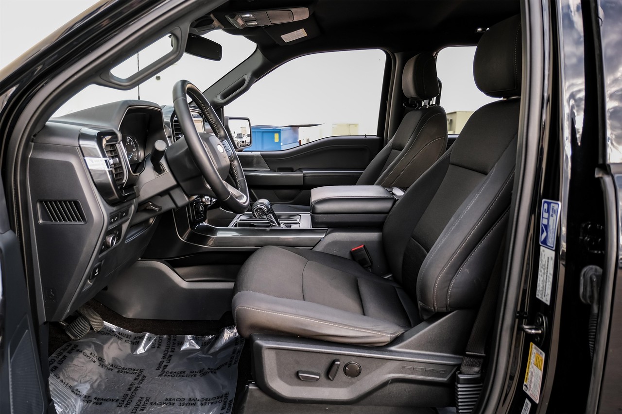 Ford F-150 Vehicle Main Gallery Image 04