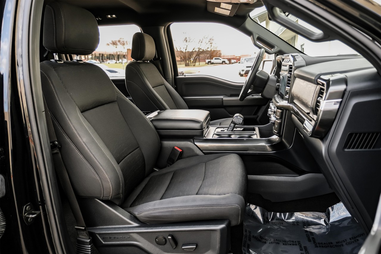 Ford F-150 Vehicle Main Gallery Image 32