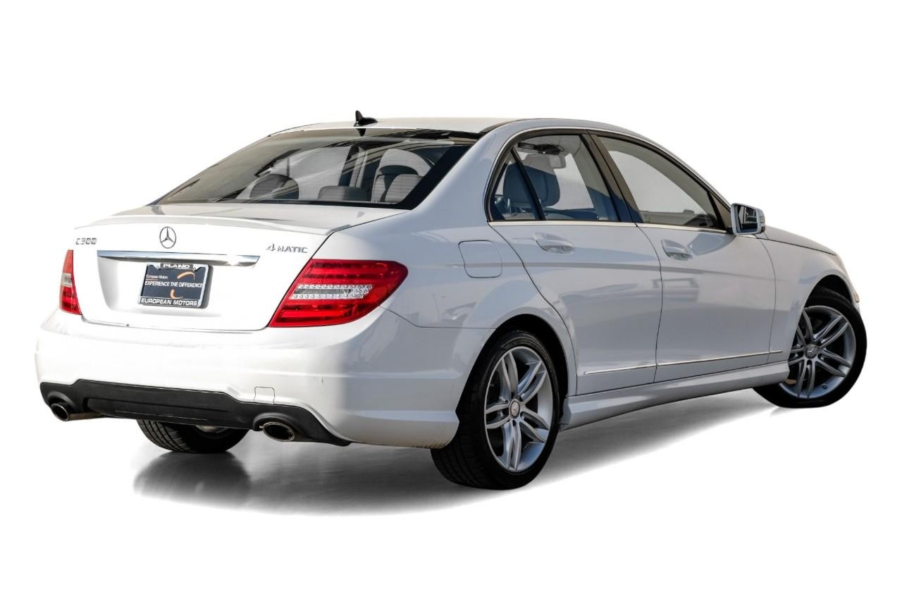Mercedes-Benz C 300 Vehicle Main Gallery Image 09