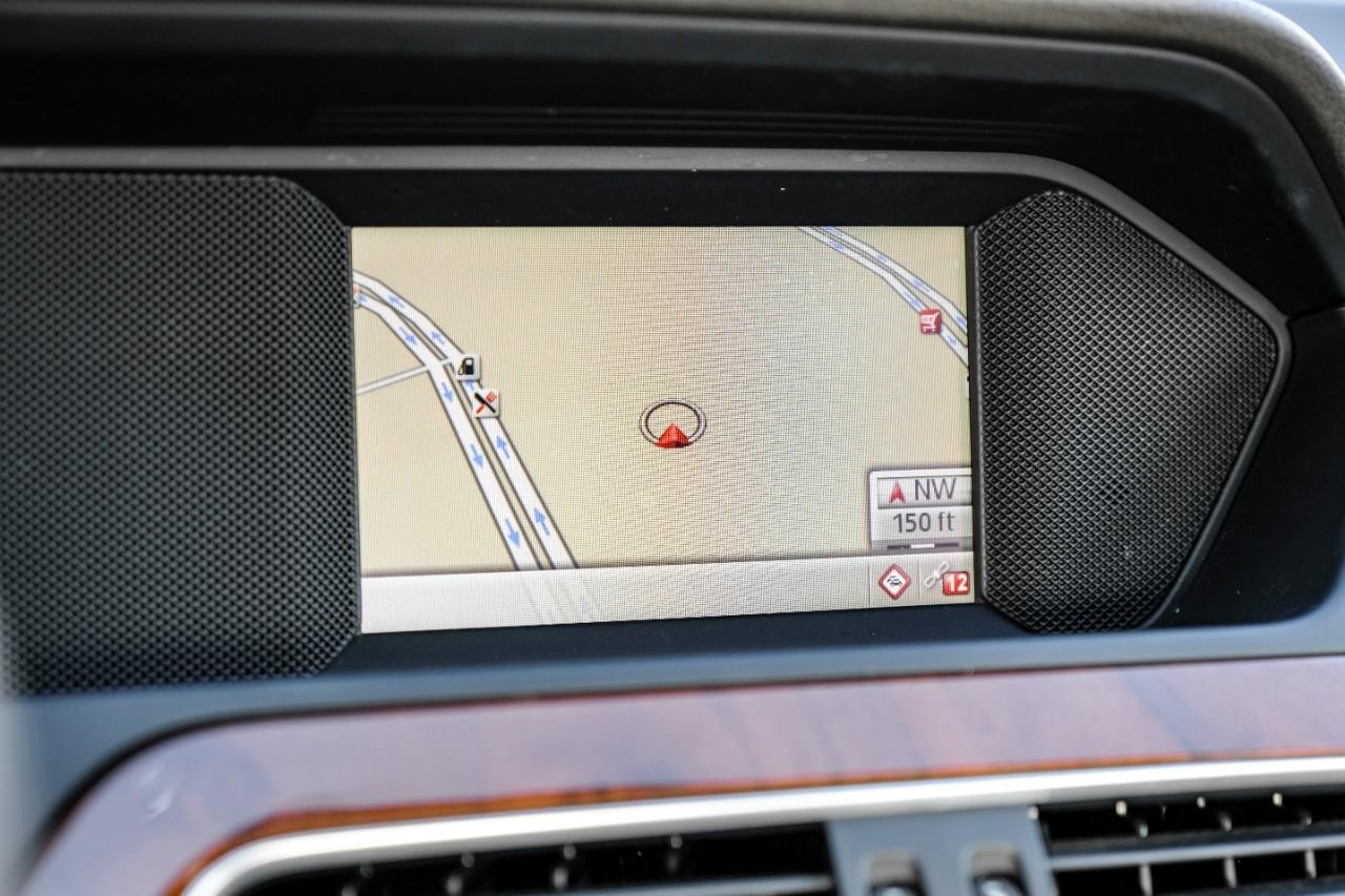 Mercedes-Benz C 300 Vehicle Main Gallery Image 22