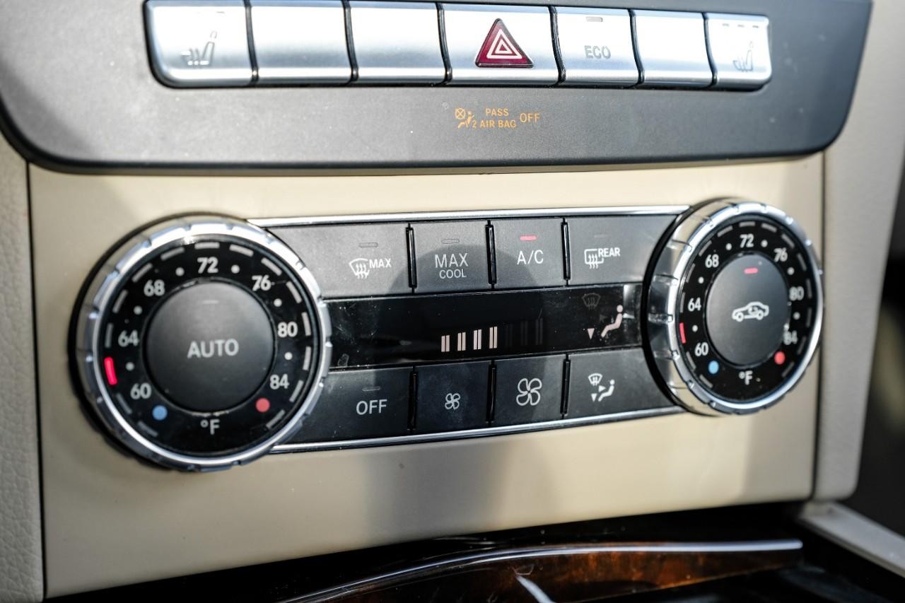 Mercedes-Benz C 300 Vehicle Main Gallery Image 27