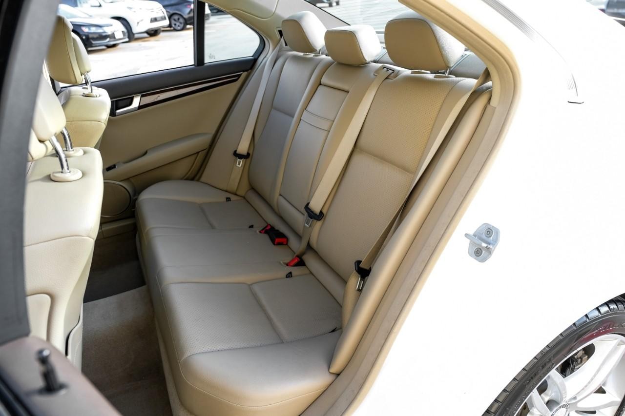 Mercedes-Benz C 300 Vehicle Main Gallery Image 38