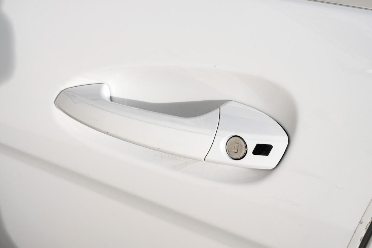 Mercedes-Benz C 300 Vehicle Main Gallery Image 39