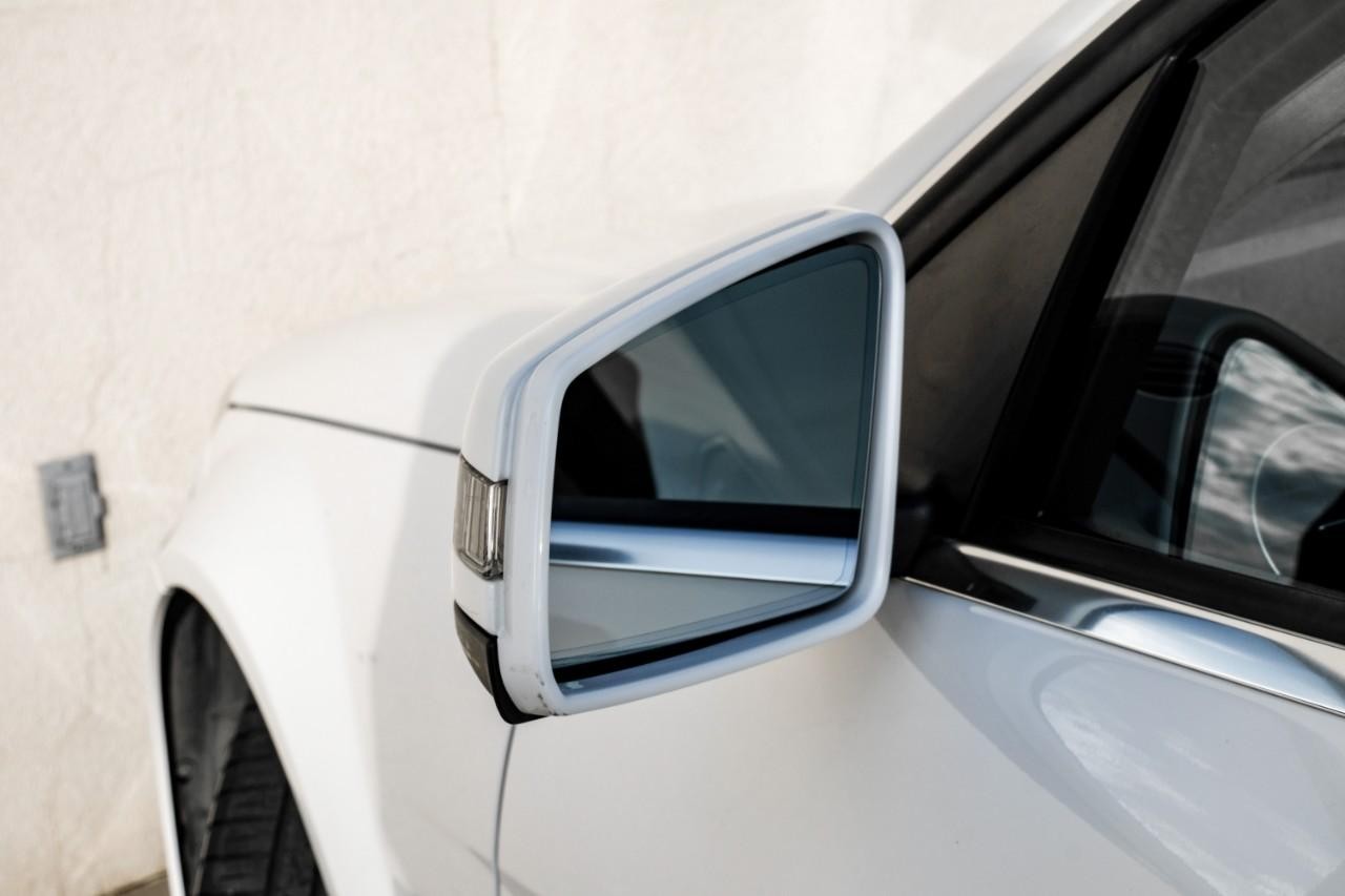 Mercedes-Benz C 300 Vehicle Main Gallery Image 40