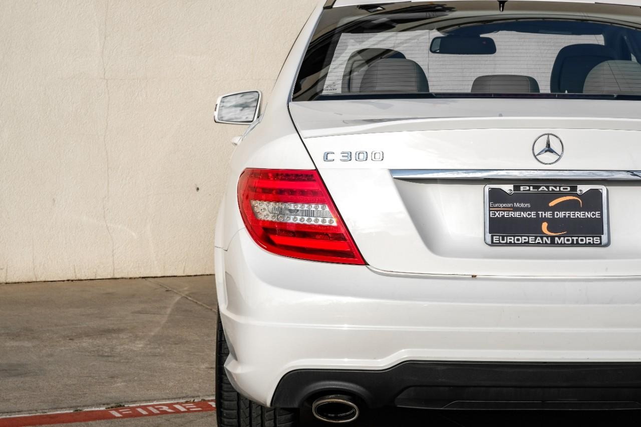 Mercedes-Benz C 300 Vehicle Main Gallery Image 47