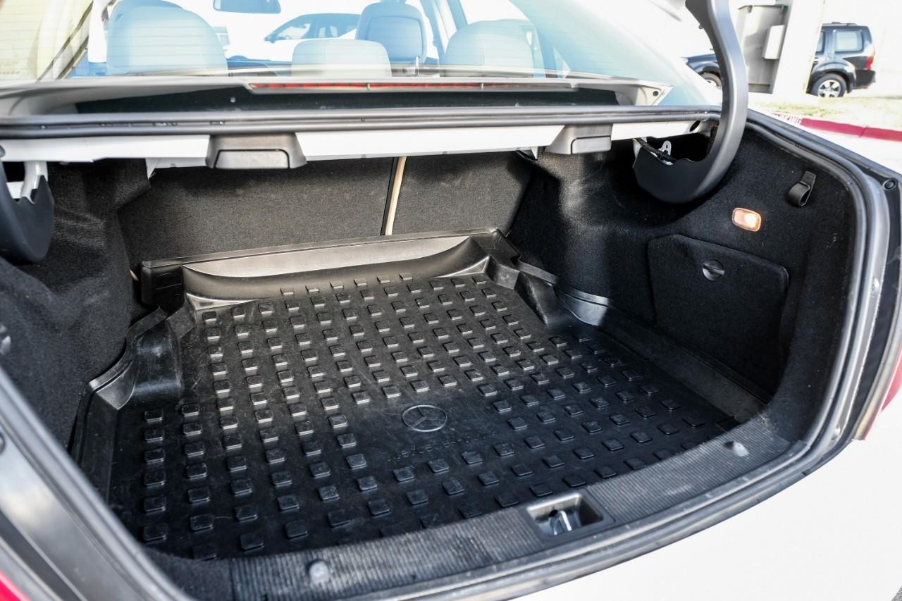 Mercedes-Benz C 300 Vehicle Main Gallery Image 49