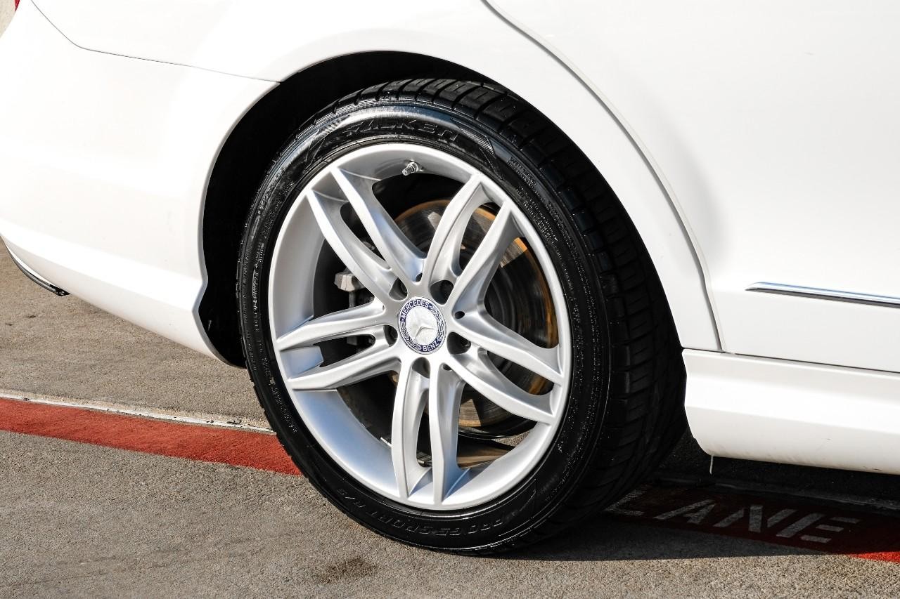 Mercedes-Benz C 300 Vehicle Main Gallery Image 50